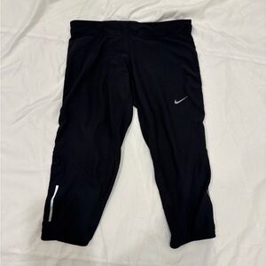 Nike Dri-FIT Epic Run Crop Leggings Size Small Black Capri Tights Pocket 695386